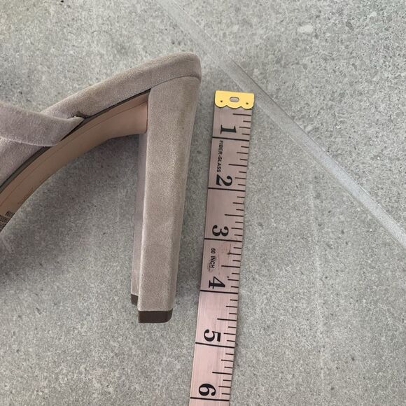 Bcbg Generation Size 8.5 Beige Suede Two Strap Open Toe Sandals With Block Heel - Picture 6 of 7